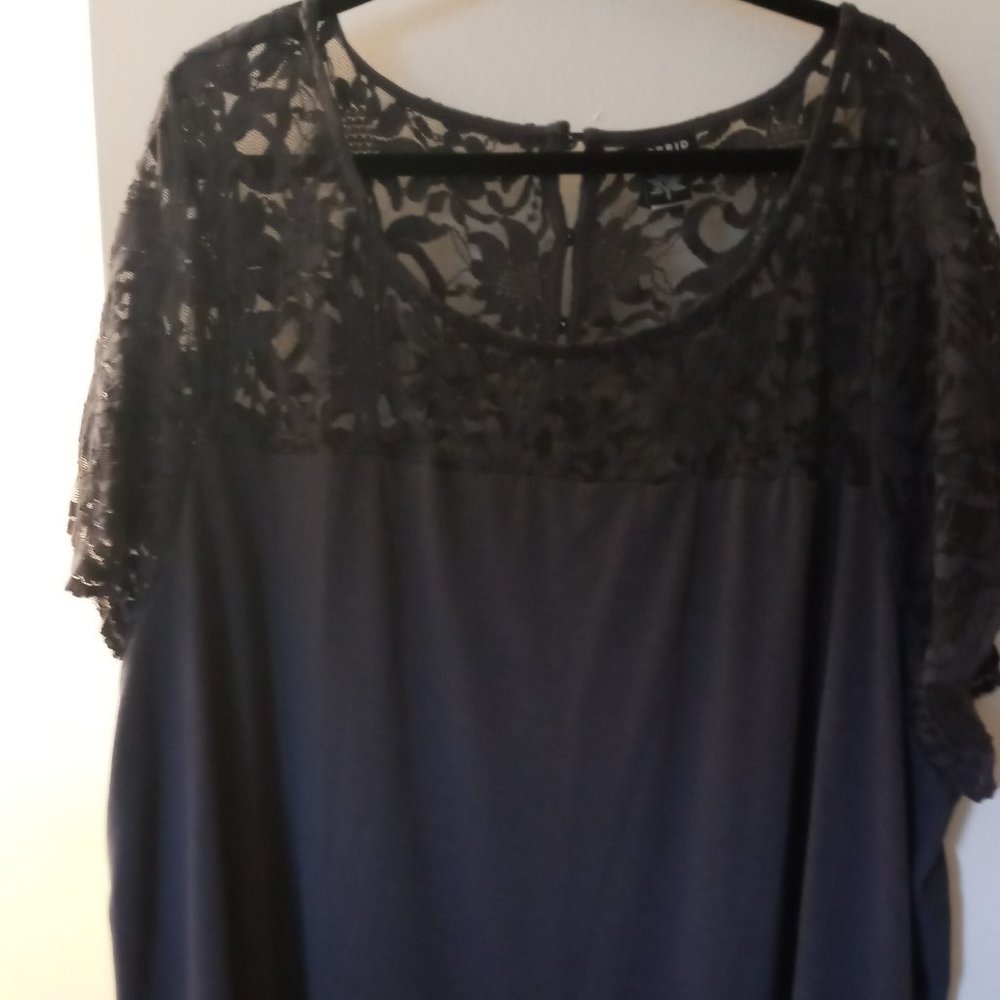 Cute Torrid Top Size 5!